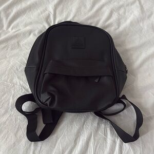 Roots Classic Black Women's Backpack